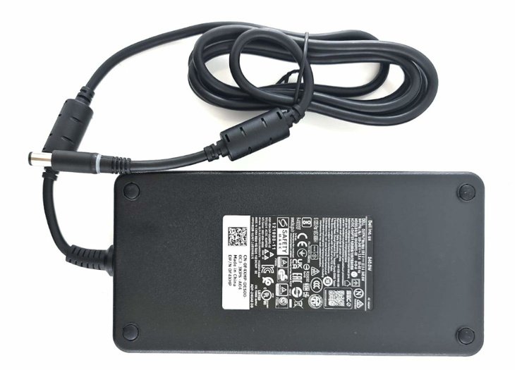 Зарядно Dell 240W 7.4X5.0