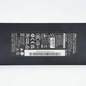 Зарядно Razer 280W правоъгълна букса